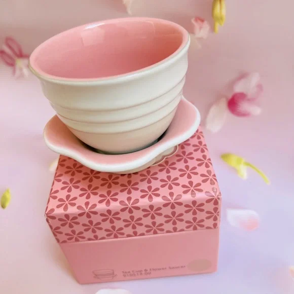 Le Creuset Tea Cup With Flower Saucer(reserve for seashelly) - Picture 2 of 11